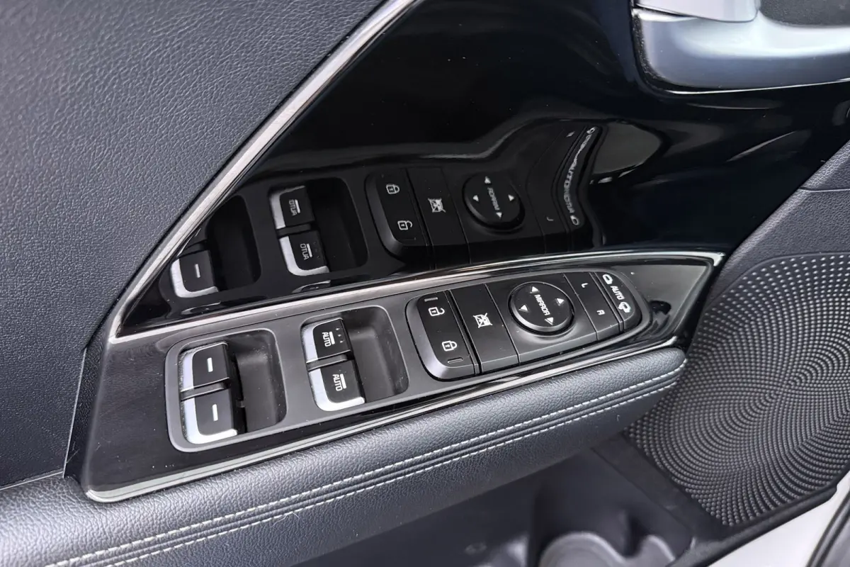 1.6 GDi Hybrid DynamicLine | Afn. Trekhaak | Panoramadak | Climate | Cruise | Org. NL | Camera | PDC | CarPlay |