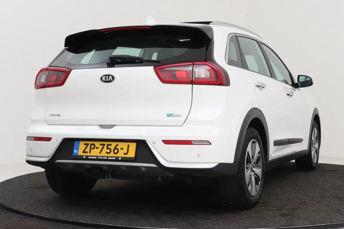 1.6 GDi Hybrid DynamicLine | Afn. Trekhaak | Panoramadak | Climate | Cruise | Org. NL | Camera | PDC | CarPlay |