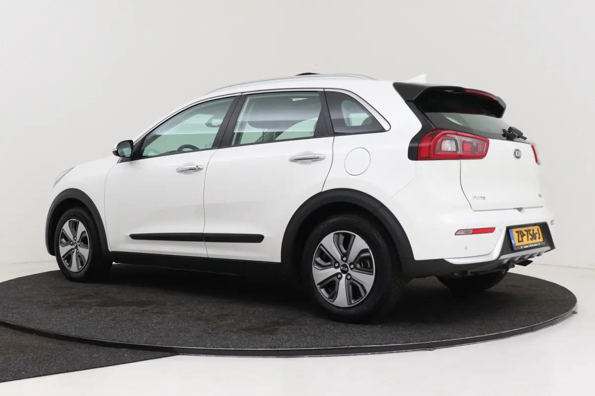 1.6 GDi Hybrid DynamicLine | Afn. Trekhaak | Panoramadak | Climate | Cruise | Org. NL | Camera | PDC | CarPlay |