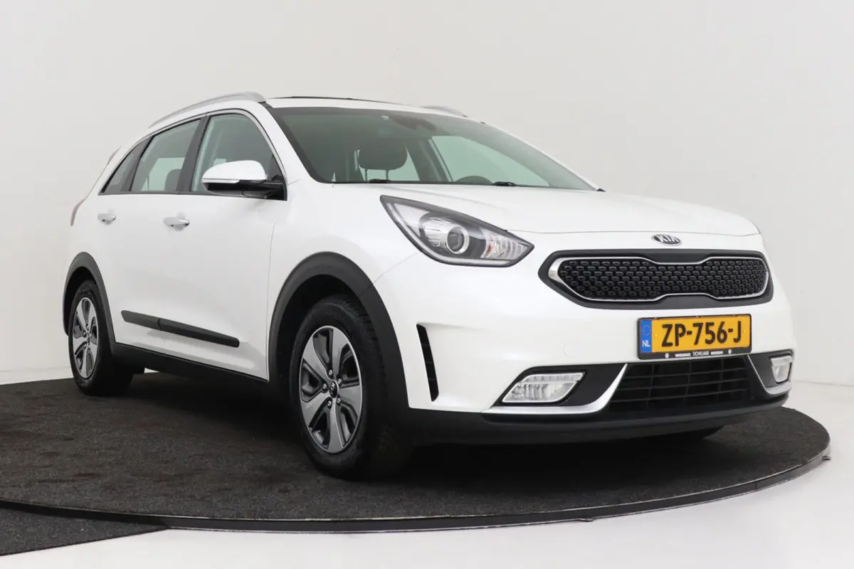1.6 GDi Hybrid DynamicLine | Afn. Trekhaak | Panoramadak | Climate | Cruise | Org. NL | Camera | PDC | CarPlay |