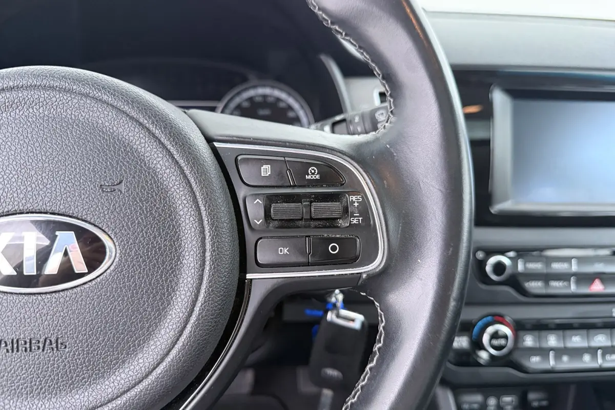 1.6 GDi Hybrid DynamicLine | Afn. Trekhaak | Panoramadak | Climate | Cruise | Org. NL | Camera | PDC | CarPlay |