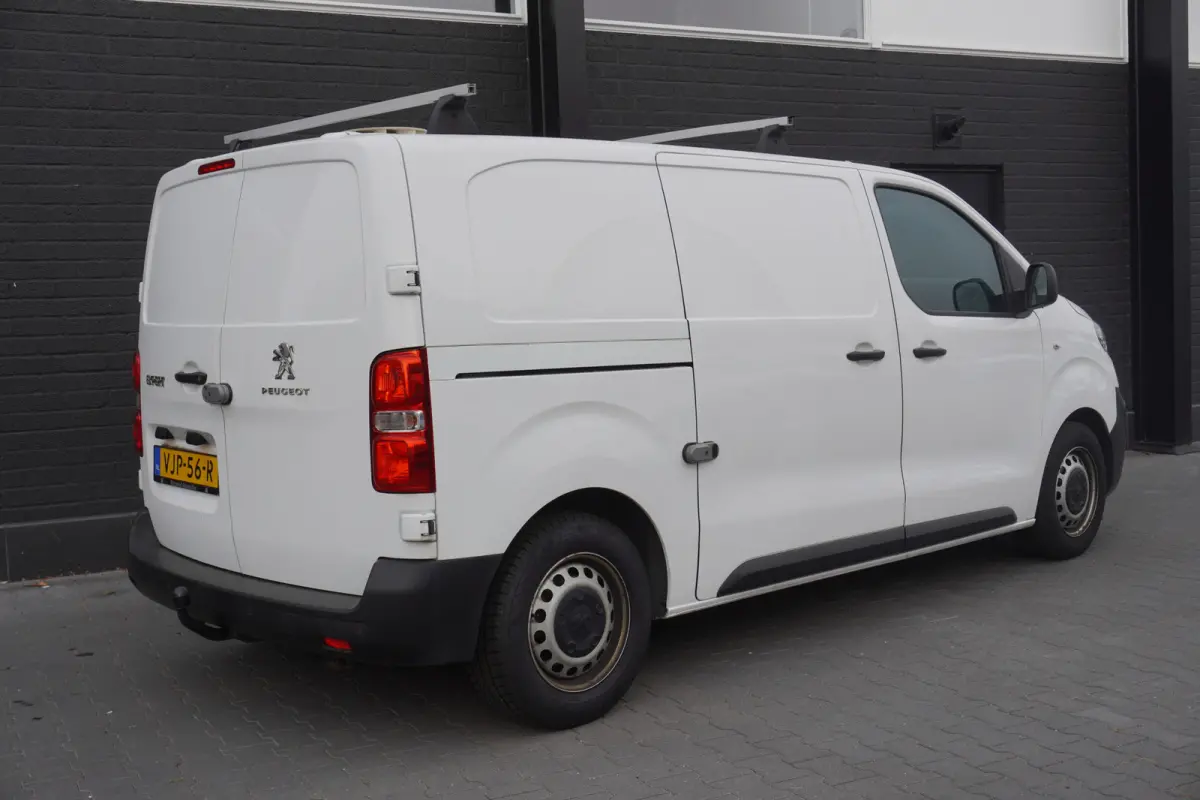 1.5 BlueHDI 100PK L2 EURO 6 - Airco - Navi - Cruise - €11.900,- Excl.