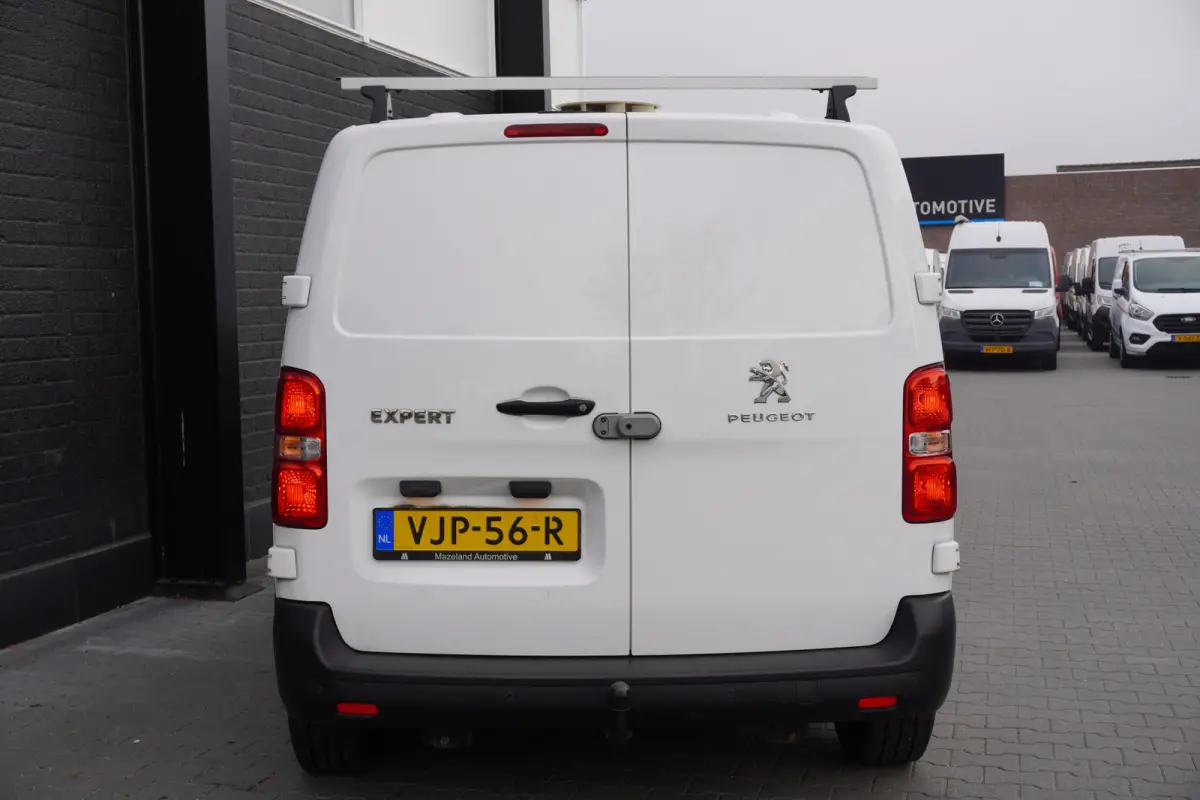 1.5 BlueHDI 100PK L2 EURO 6 - Airco - Navi - Cruise - €11.900,- Excl.