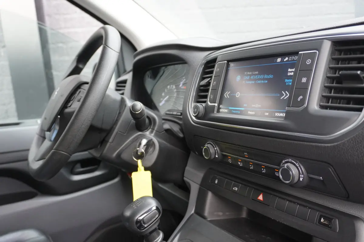 1.5 BlueHDI 100PK L2 EURO 6 - Airco - Navi - Cruise - €11.900,- Excl.