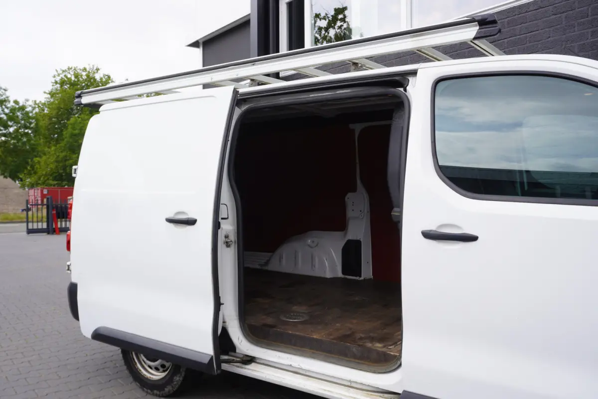 2.0 BlueHDI 122PK L2 EURO 6 - Airco - Navi - Cruise - €9.950,- Excl.