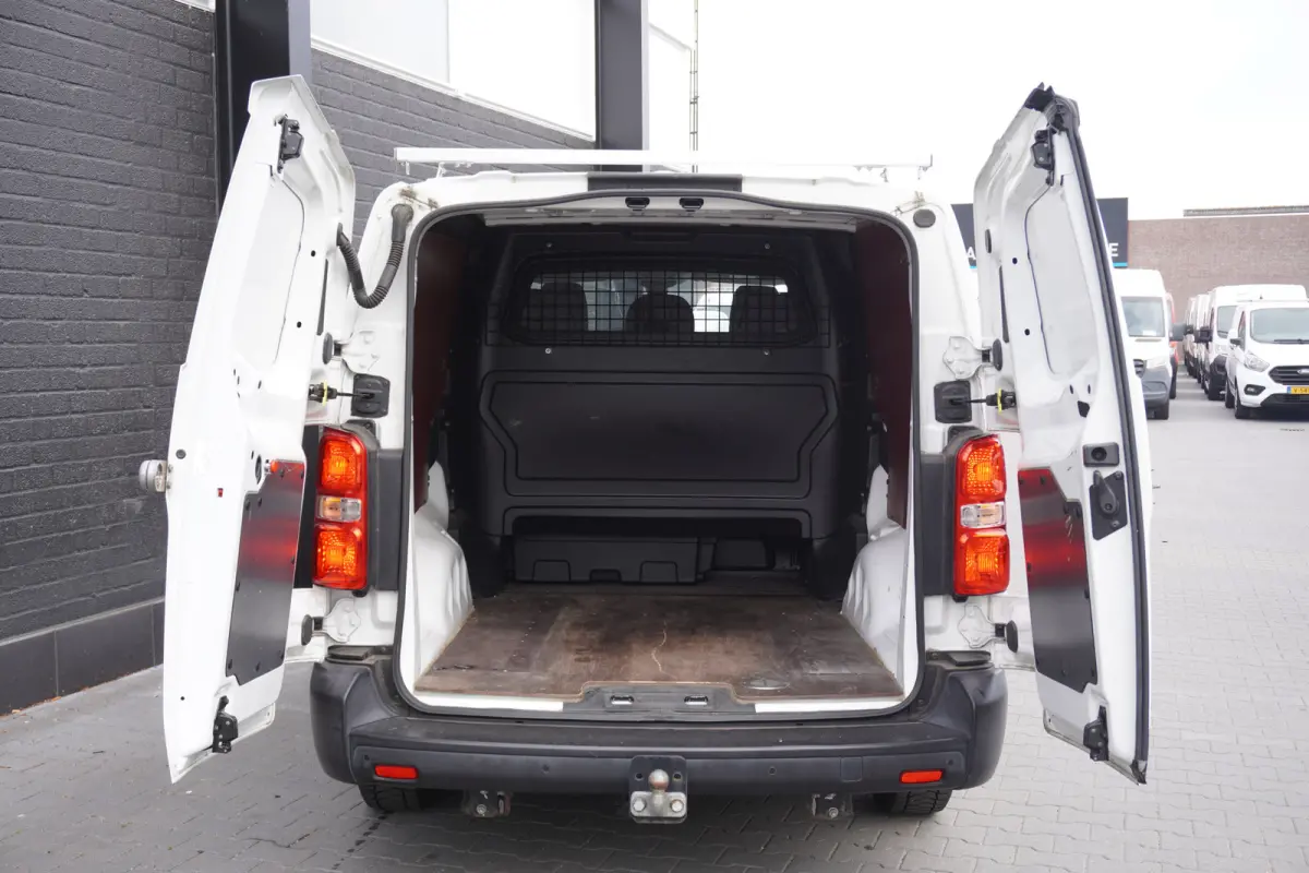 2.0 BlueHDI 122PK L3 Dubbele Cabine EURO 6 - Airco - Navi - Cruise - €16.950,- Excl.