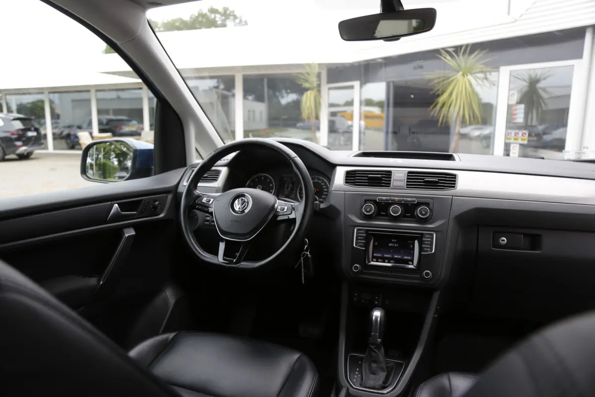 1.4 TGI Trendline 5 Persoons Automaat*Perfect VW Onderh.*Trekhaak/2x zijschuifdeur/Leder/Stoelverw./Climate-Control/Parkeersens.V+A*