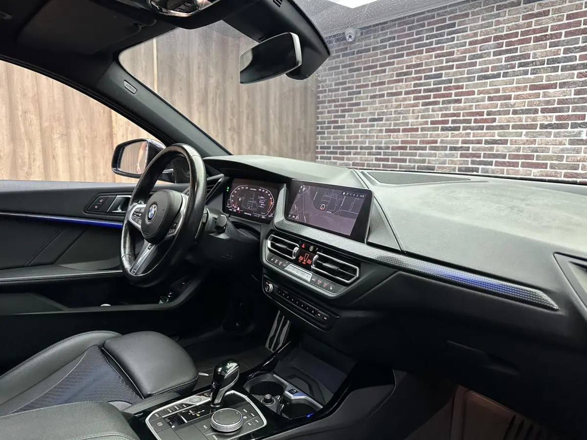 M135i xDrive Executive