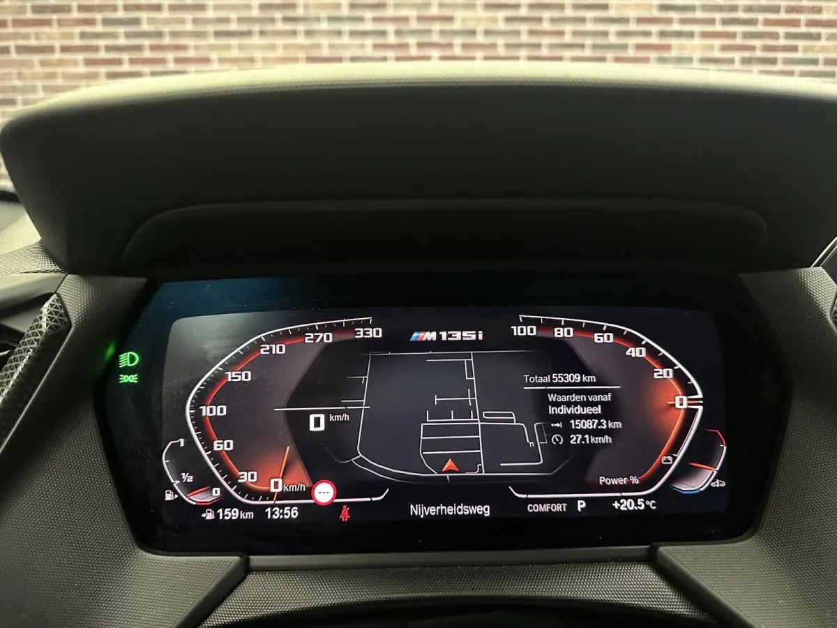 M135i xDrive Executive