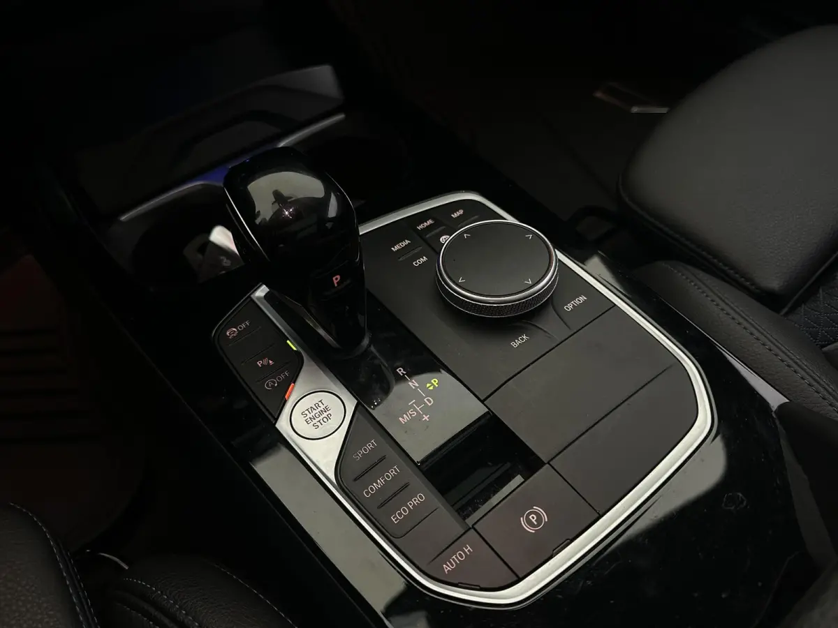 M135i xDrive Executive