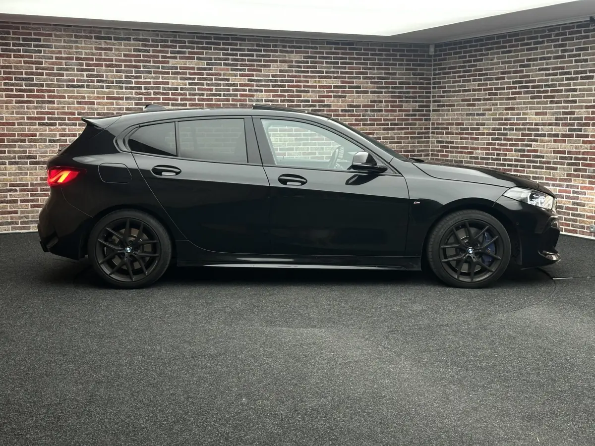 M135i xDrive Executive
