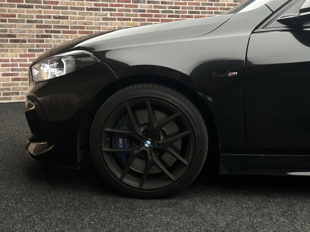 M135i xDrive Executive