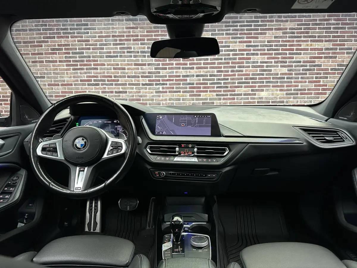 M135i xDrive Executive