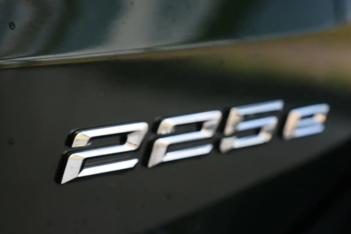 225e xDrive | M Sport | Harman/Kardon | Driving Assistant Plus | Panoramadak | Head-Up Display | Trekhaak