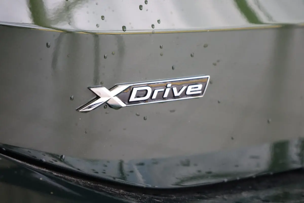 225e xDrive | M Sport | Harman/Kardon | Driving Assistant Plus | Panoramadak | Head-Up Display | Trekhaak