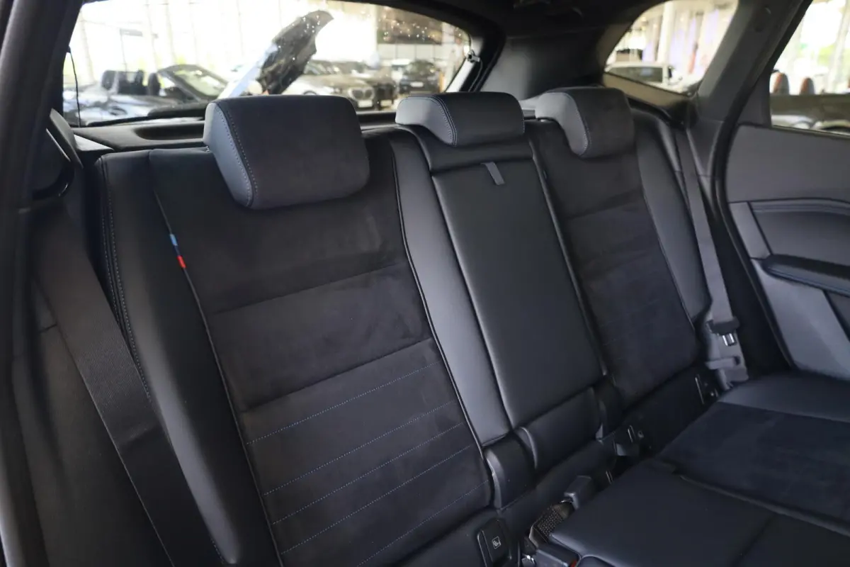 225e xDrive | M Sport | Harman/Kardon | Driving Assistant Plus | Panoramadak | Head-Up Display | Trekhaak