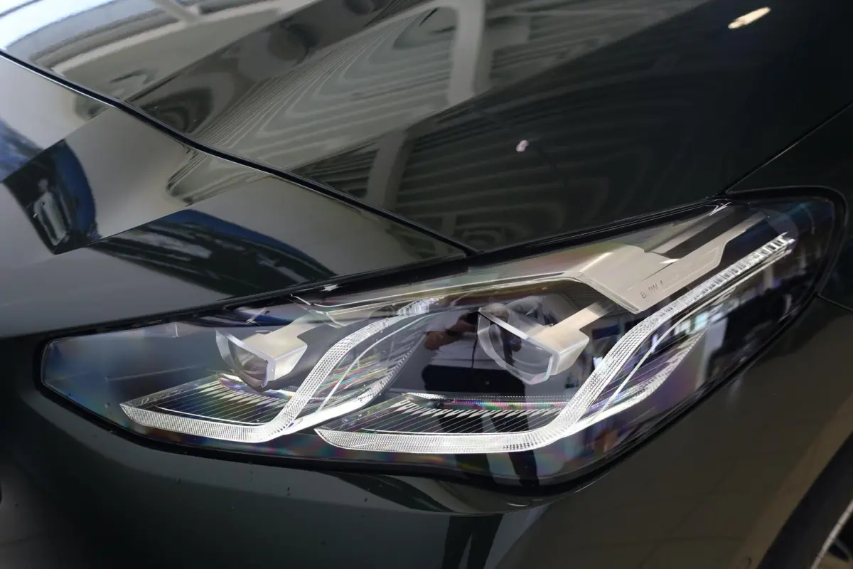 225e xDrive | M Sport | Harman/Kardon | Driving Assistant Plus | Panoramadak | Head-Up Display | Trekhaak