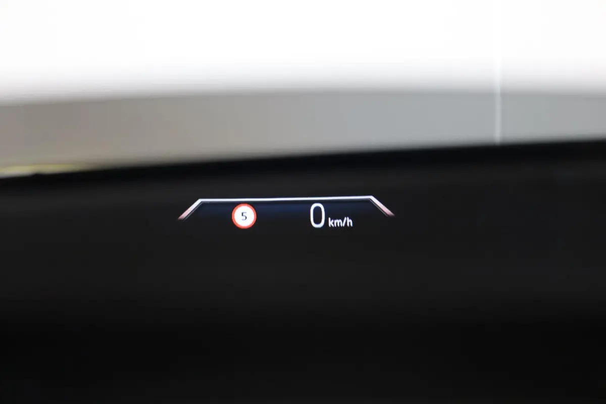 225e xDrive | M Sport | Harman/Kardon | Driving Assistant Plus | Panoramadak | Head-Up Display | Trekhaak