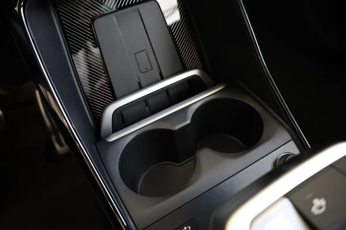 225e xDrive | M Sport | Harman/Kardon | Driving Assistant Plus | Panoramadak | Head-Up Display | Trekhaak