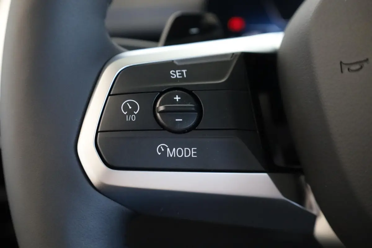 225e xDrive | M Sport | Harman/Kardon | Driving Assistant Plus | Panoramadak | Head-Up Display | Trekhaak