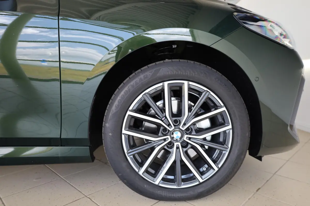 225e xDrive | M Sport | Harman/Kardon | Driving Assistant Plus | Panoramadak | Head-Up Display | Trekhaak