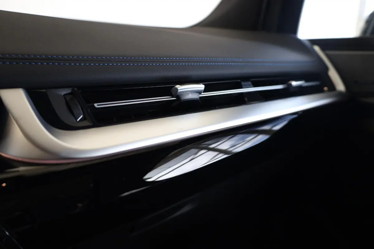 225e xDrive | M Sport | Harman/Kardon | Driving Assistant Plus | Panoramadak | Head-Up Display | Trekhaak