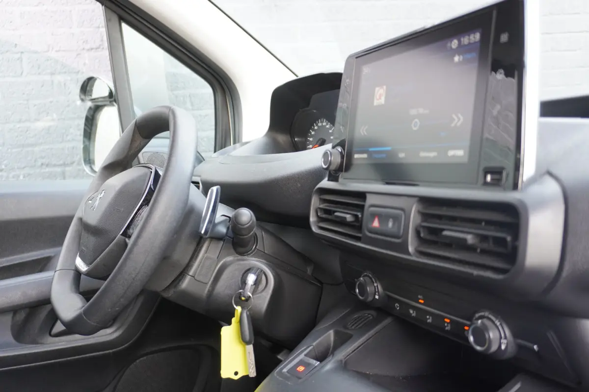 1.5 BlueHDI 130PK Automaat EURO 6 - Airco - Cruise - PDC - €11.900,- Excl.