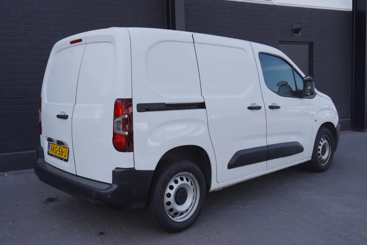 1.5 BlueHDI 130PK Automaat EURO 6 - Airco - Cruise - PDC - €11.900,- Excl.