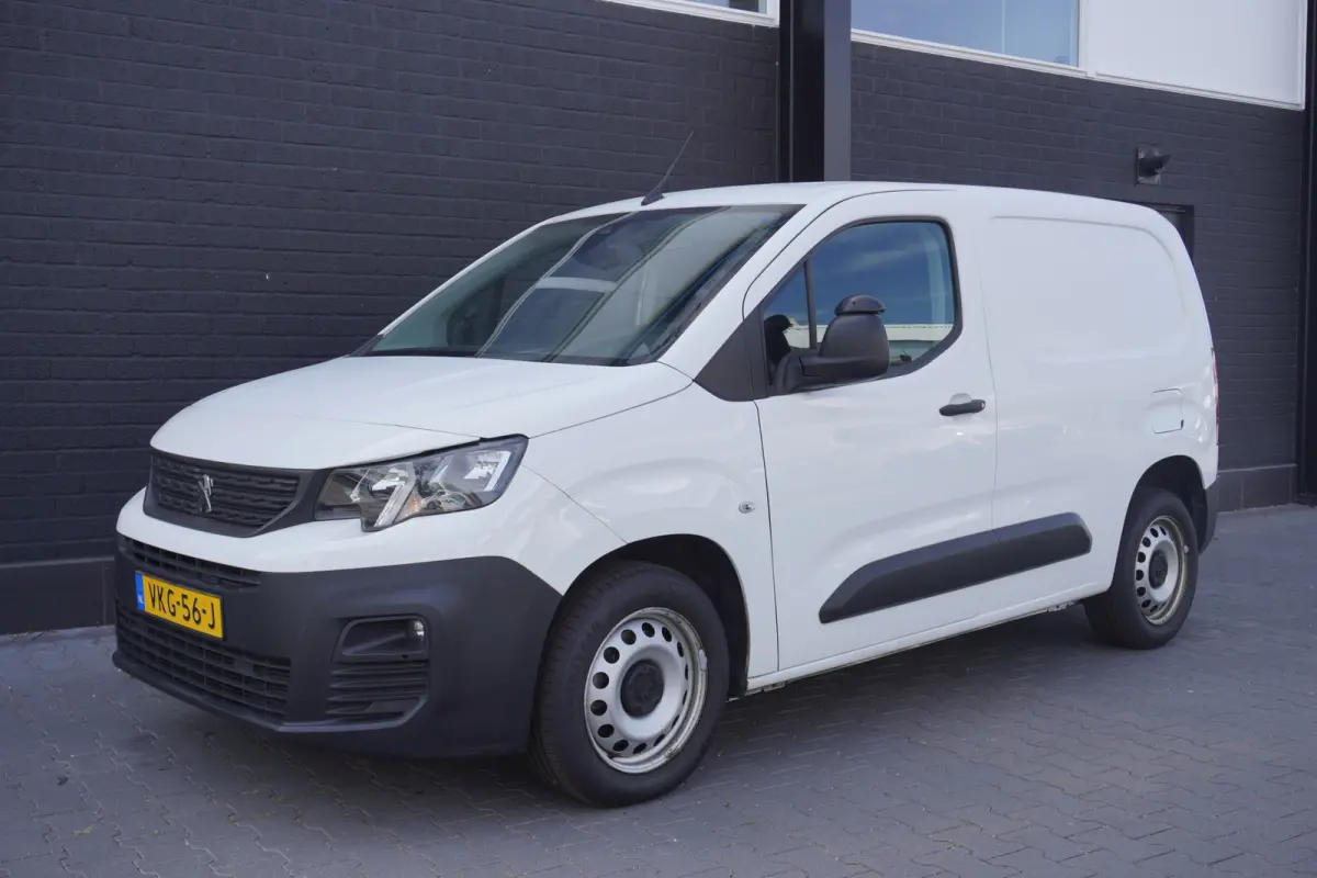 1.5 BlueHDI 130PK Automaat EURO 6 - Airco - Cruise - PDC - €11.900,- Excl.
