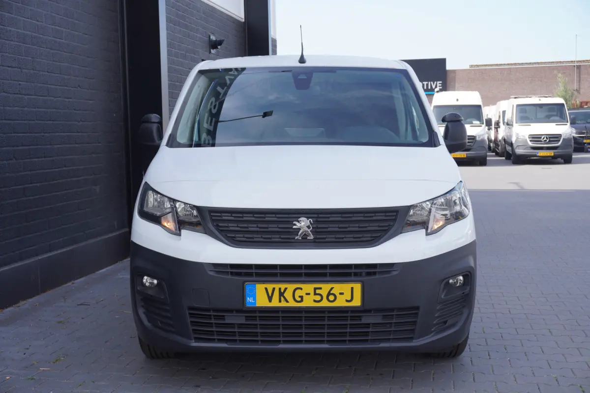1.5 BlueHDI 130PK Automaat EURO 6 - Airco - Cruise - PDC - €11.900,- Excl.