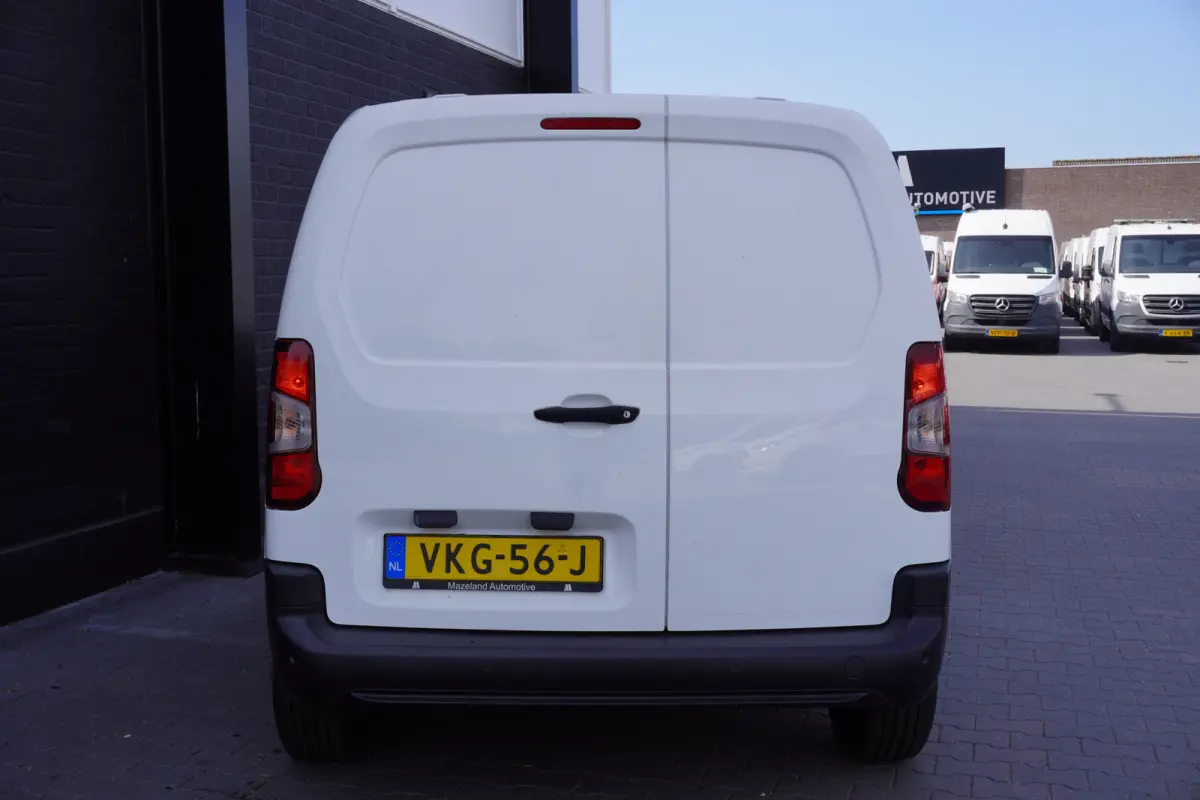 1.5 BlueHDI 130PK Automaat EURO 6 - Airco - Cruise - PDC - €11.900,- Excl.