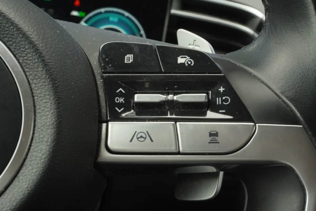 1.6 T-GDI PHEV 265PK Comfort 4WD+Led+Vitrual+breed-navigatie+camera+19"Lmv+stoel-verw = 62KM-Elek+2 Snoeren=SUPER