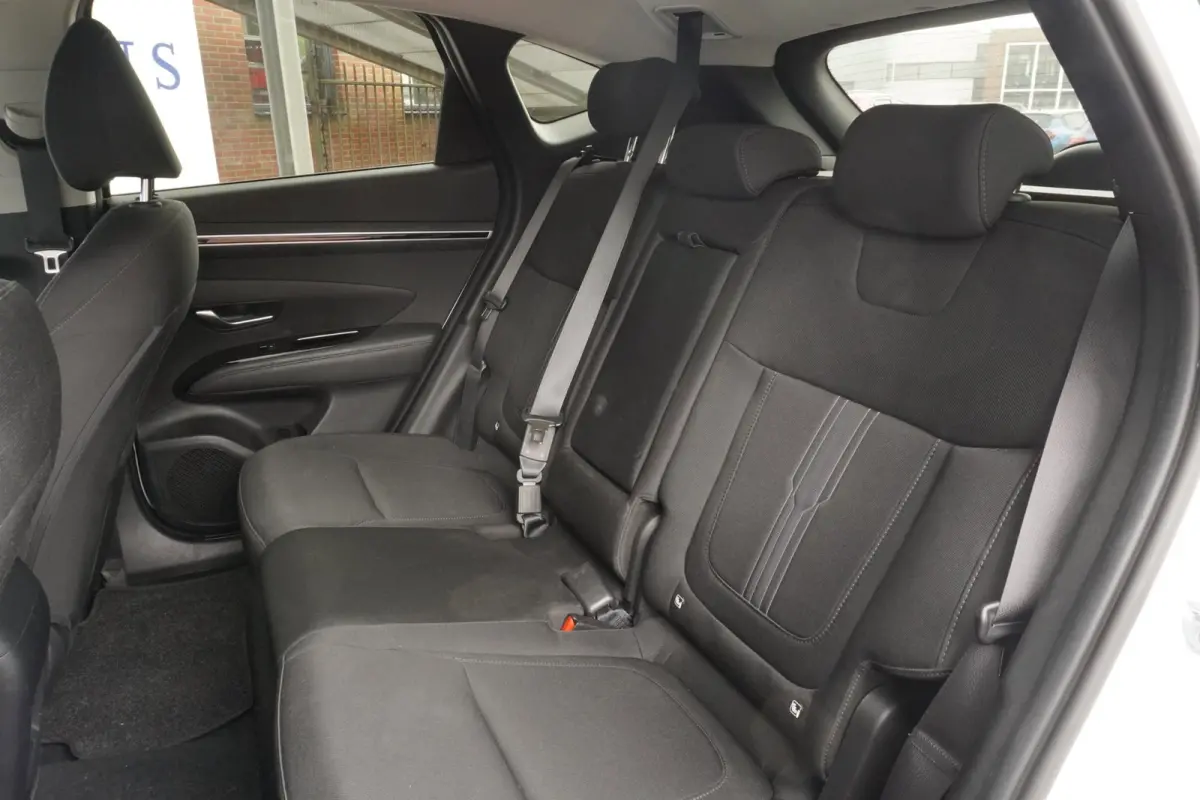 1.6 T-GDI PHEV 265PK Comfort 4WD+Led+Vitrual+breed-navigatie+camera+19"Lmv+stoel-verw = 62KM-Elek+2 Snoeren=SUPER