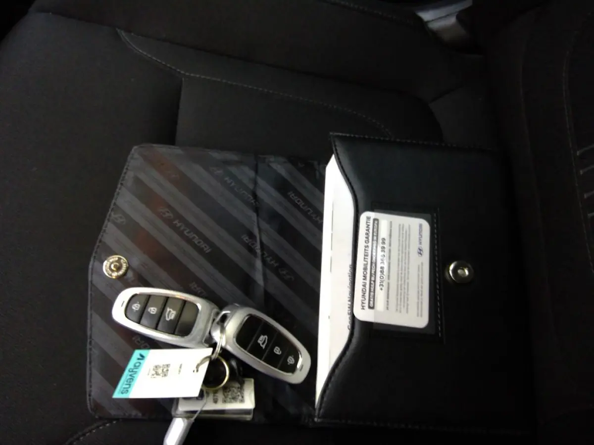 1.6 T-GDI PHEV 180PK Comfort 4WD+Led+Vitrual+breed-navigatie+camera+19"Lmv+stoel-verw = 62KM-Elek+2 Snoeren=SUPER