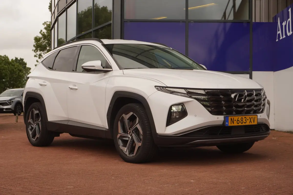 1.6 T-GDI PHEV 265PK Comfort 4WD+Led+Vitrual+breed-navigatie+camera+19"Lmv+stoel-verw = 62KM-Elek+2 Snoeren=SUPER