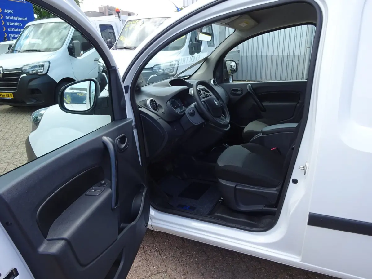 Z.E. 33 ( Koopaccu ) S.O.H 96% AIRCO NAVIGATIE CRUISE CONTROL PDC