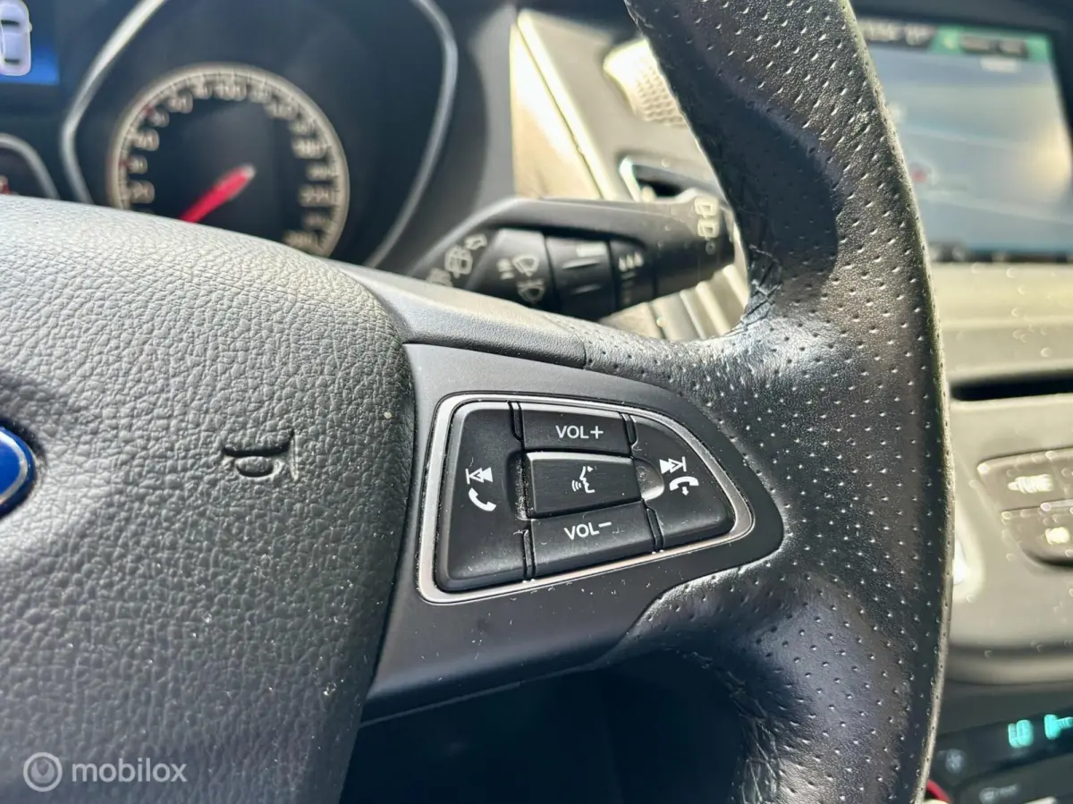 2.0 ST. NAVI, CRUISE, SONY