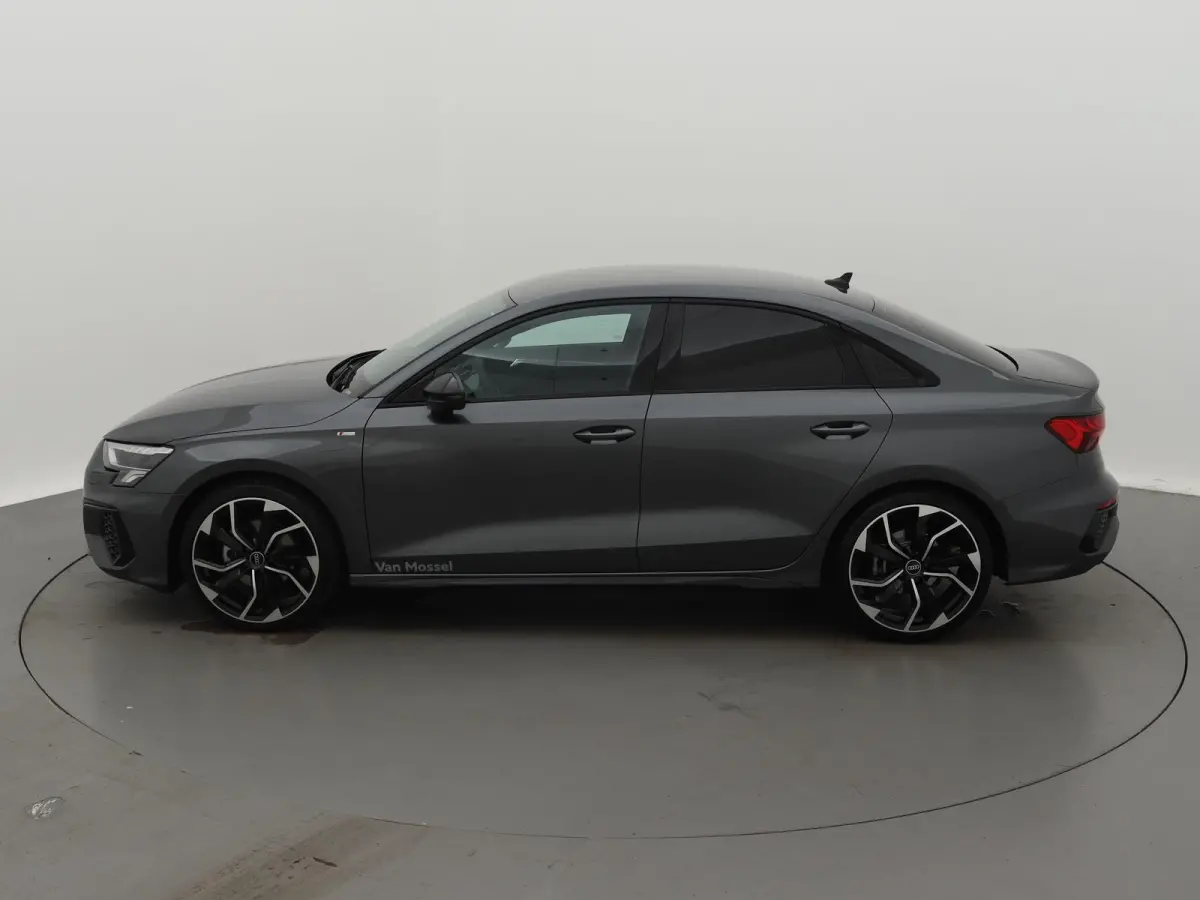 35 TFSI S edition | Automaat | S-line exterieur | S line interieur | Navigatie | Virtual cockpit plus | Bang & Olufsen | Lichtmetalen velgen | Climate control | Stoelverwarming | Adaptive cr