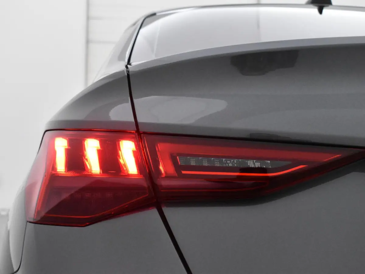 35 TFSI S edition | Automaat | S-line exterieur | S line interieur | Navigatie | Virtual cockpit plus | Bang & Olufsen | Lichtmetalen velgen | Climate control | Stoelverwarming | Adaptive cr