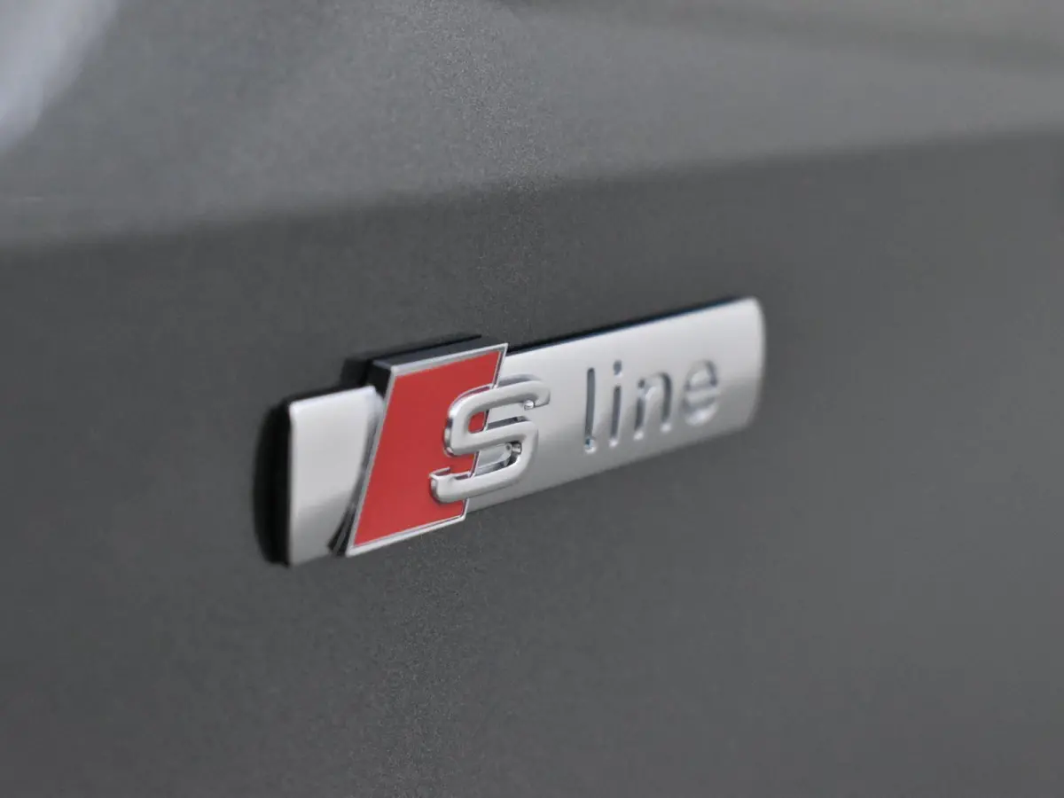 35 TFSI S edition | Automaat | S-line exterieur | S line interieur | Navigatie | Virtual cockpit plus | Bang & Olufsen | Lichtmetalen velgen | Climate control | Stoelverwarming | Adaptive cr
