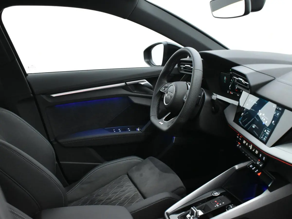 35 TFSI S edition | Automaat | S-line exterieur | S line interieur | Navigatie | Virtual cockpit plus | Bang & Olufsen | Lichtmetalen velgen | Climate control | Stoelverwarming | Adaptive cr