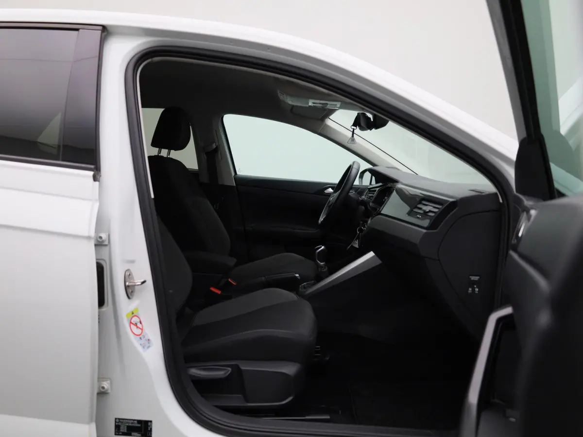 1.0 TSI Life Business | Apple carplay/android auto | Adaptive cruise control | Draadloze telefoonlader | Navigatie | Parkeersensoren voor en achter | Rijstrooksensor | Start/stop systeem | V