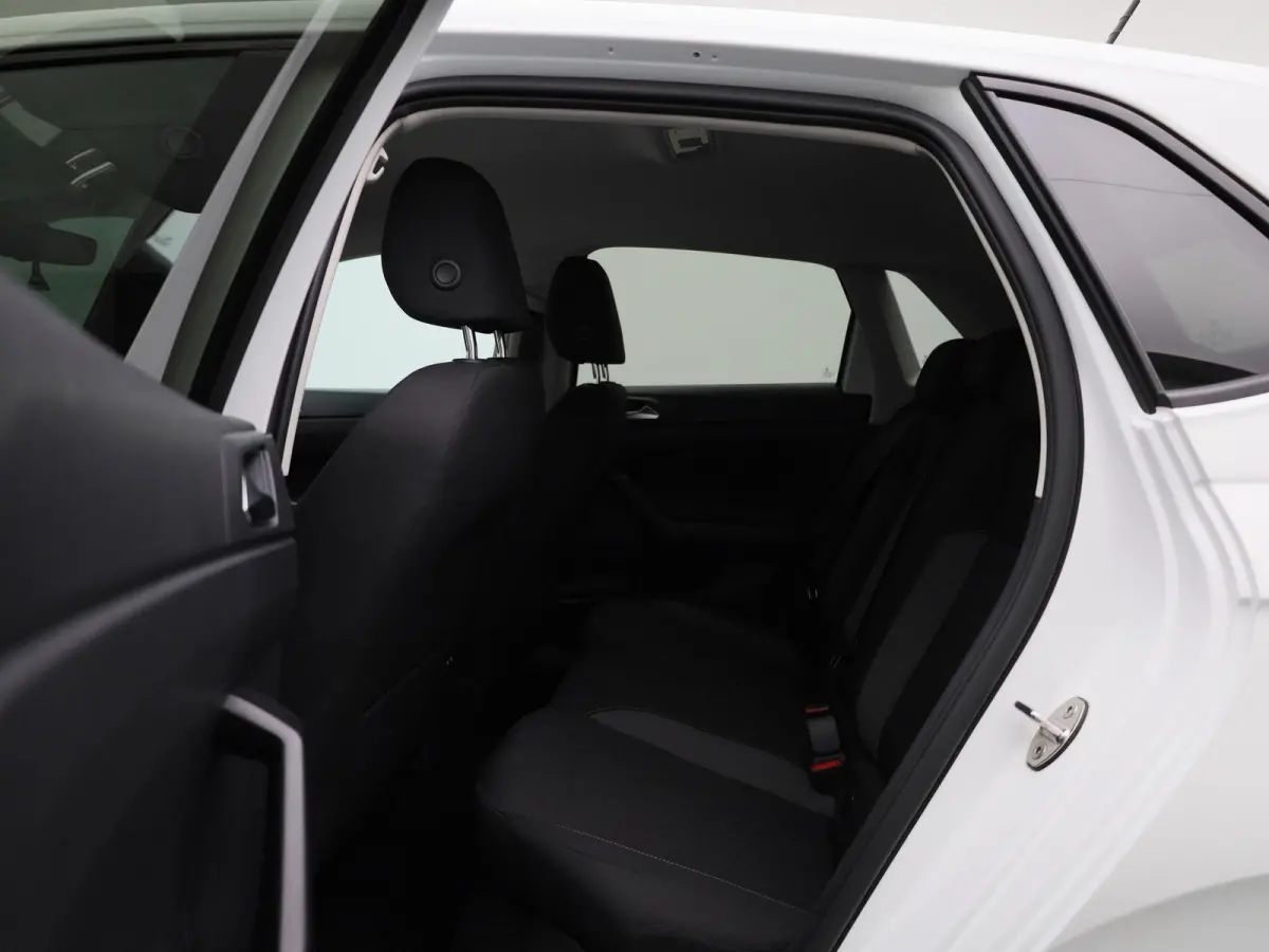 1.0 TSI Life Business | Apple carplay/android auto | Adaptive cruise control | Draadloze telefoonlader | Navigatie | Parkeersensoren voor en achter | Rijstrooksensor | Start/stop systeem | V