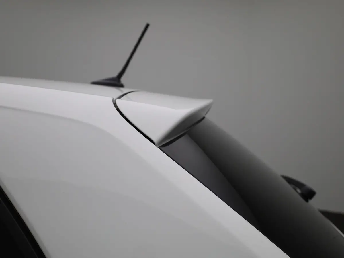 1.0 TSI Life Business | Apple carplay/android auto | Adaptive cruise control | Draadloze telefoonlader | Navigatie | Parkeersensoren voor en achter | Rijstrooksensor | Start/stop systeem | V