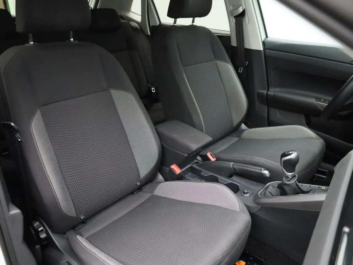 1.0 TSI Life Business | Apple carplay/android auto | Adaptive cruise control | Draadloze telefoonlader | Navigatie | Parkeersensoren voor en achter | Rijstrooksensor | Start/stop systeem | V