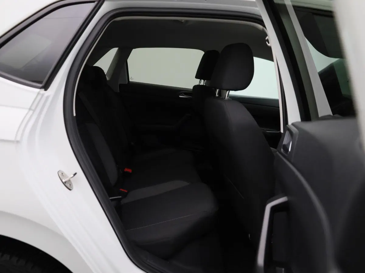 1.0 TSI Life Business | Apple carplay/android auto | Adaptive cruise control | Draadloze telefoonlader | Navigatie | Parkeersensoren voor en achter | Rijstrooksensor | Start/stop systeem | V