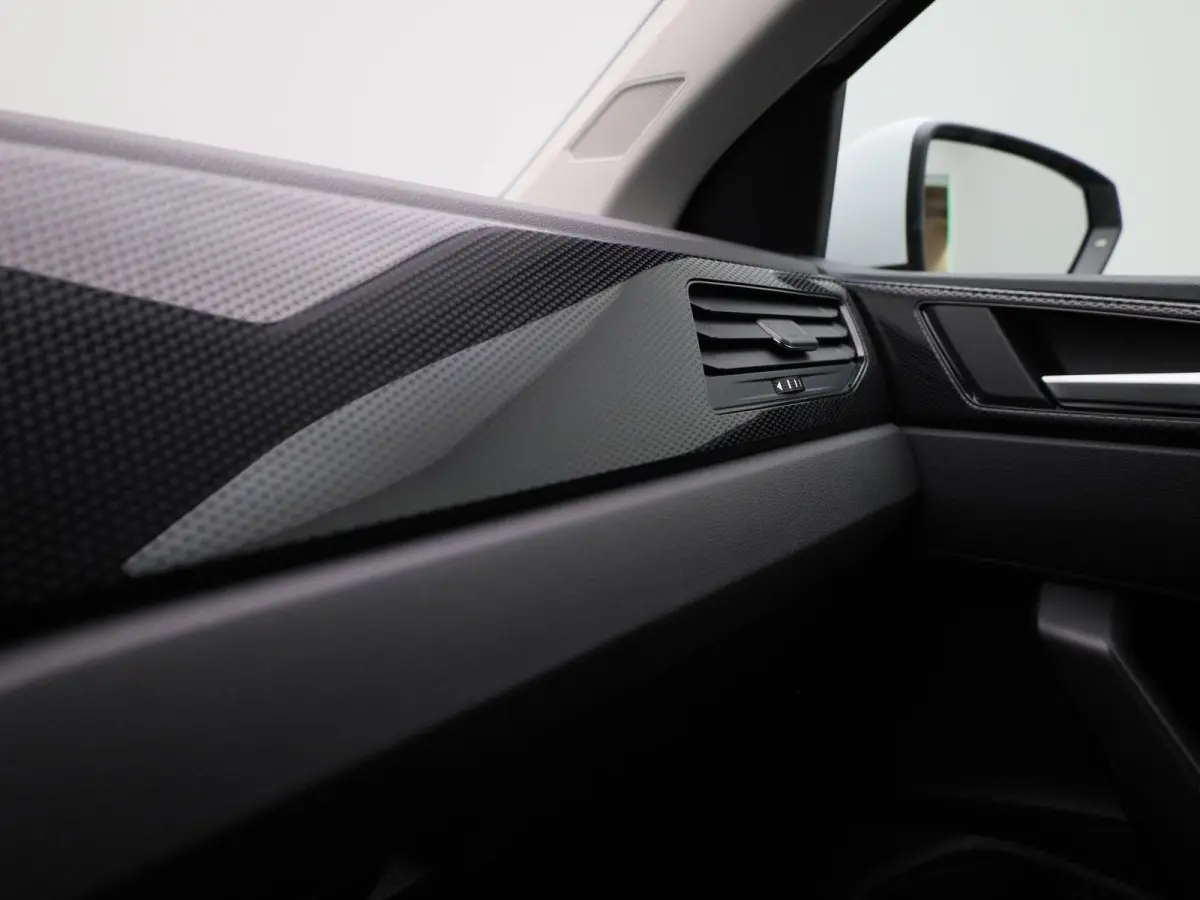 1.0 TSI Life Business | Apple carplay/android auto | Adaptive cruise control | Draadloze telefoonlader | Navigatie | Parkeersensoren voor en achter | Rijstrooksensor | Start/stop systeem | V