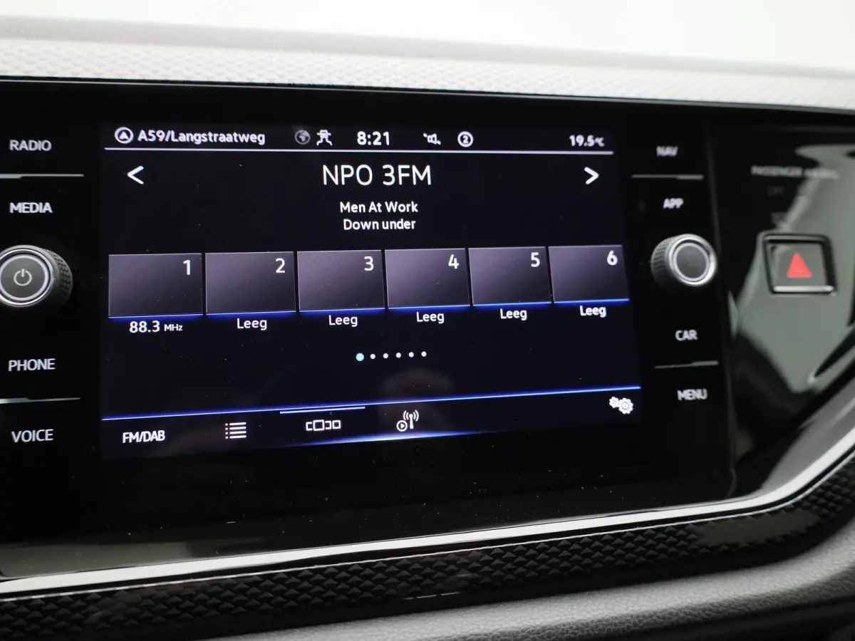 1.0 TSI Life Business | Apple carplay/android auto | Adaptive cruise control | Draadloze telefoonlader | Navigatie | Parkeersensoren voor en achter | Rijstrooksensor | Start/stop systeem | V