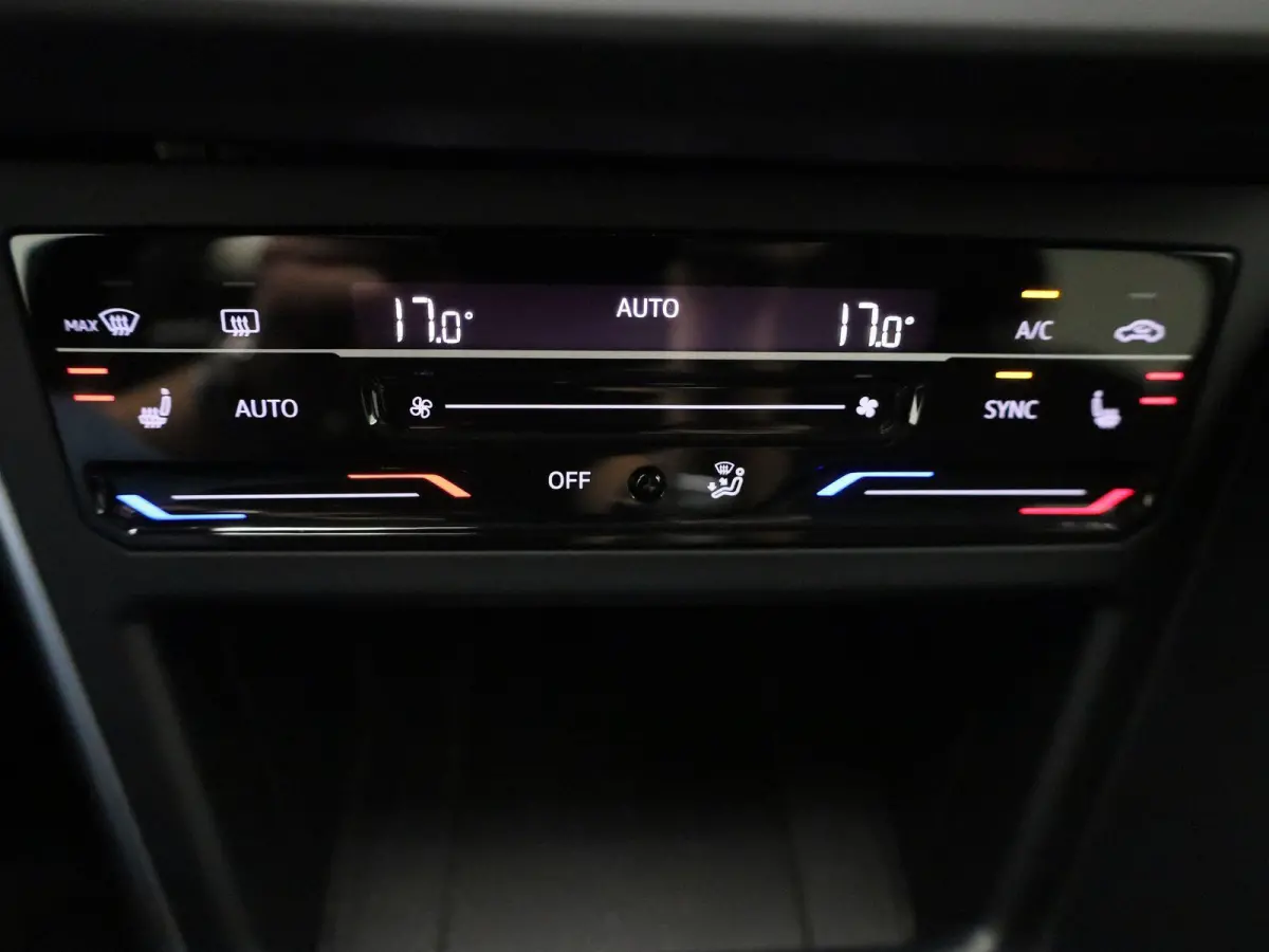 1.0 TSI Life Business | Apple carplay/android auto | Adaptive cruise control | Draadloze telefoonlader | Navigatie | Parkeersensoren voor en achter | Rijstrooksensor | Start/stop systeem | V