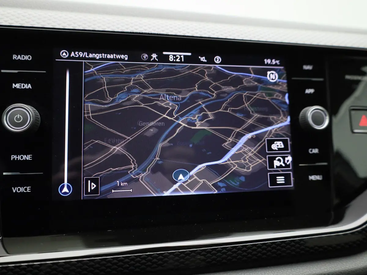 1.0 TSI Life Business | Apple carplay/android auto | Adaptive cruise control | Draadloze telefoonlader | Navigatie | Parkeersensoren voor en achter | Rijstrooksensor | Start/stop systeem | V